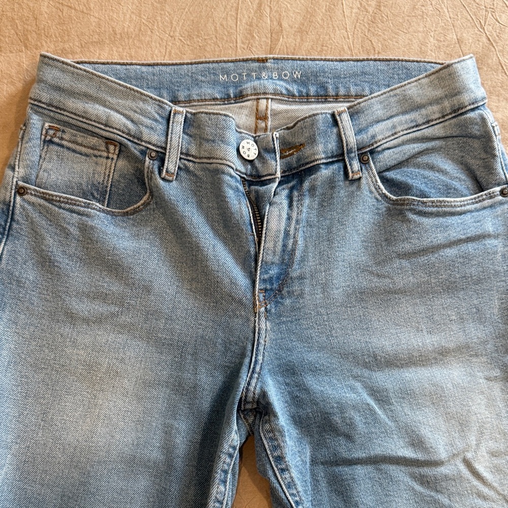 Mott & Bow High Rise Light Wash Women's Jeans